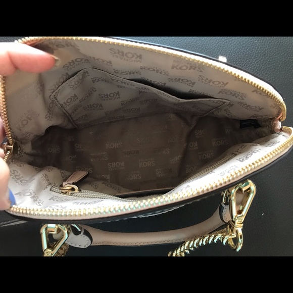 Michael kors dome crossbody with top handle - Picture 3 of 4